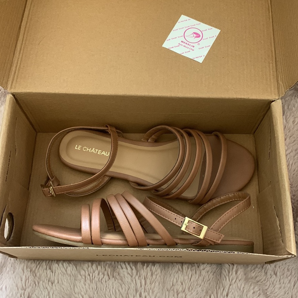 NIB Le Château Sandals Brown Tan - Picture 5 of 6